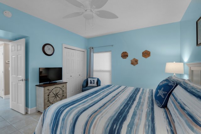 2 Condominium vacation rental located in Panama City Beach 1