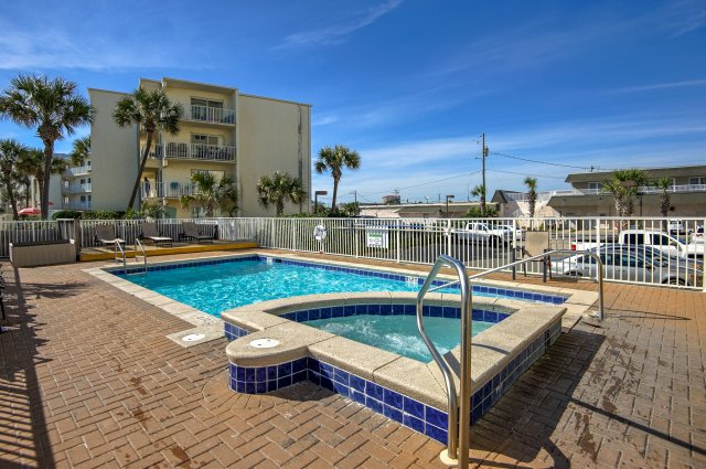 3 Condominium vacation rental located in Okaloosa Island 1