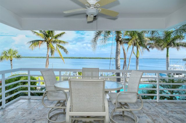 2 Condominium vacation rental located in Longboat Key 1