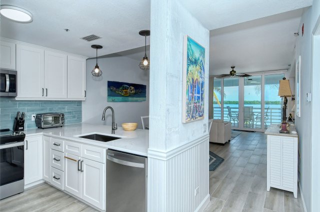 2 Condominium vacation rental located in Longboat Key 1