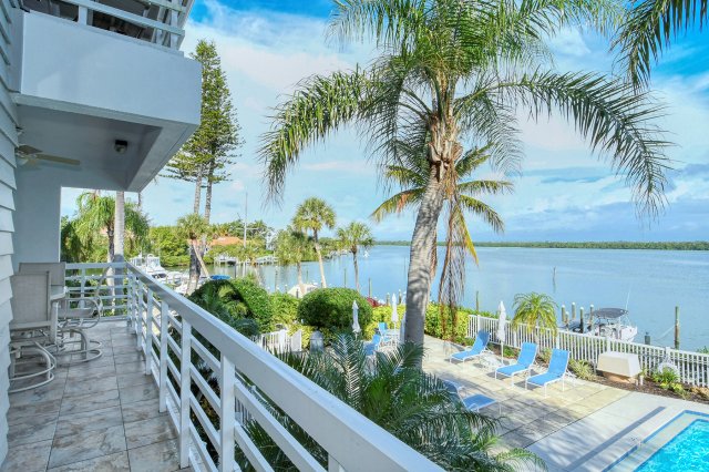 2 Condominium vacation rental located in Longboat Key 1