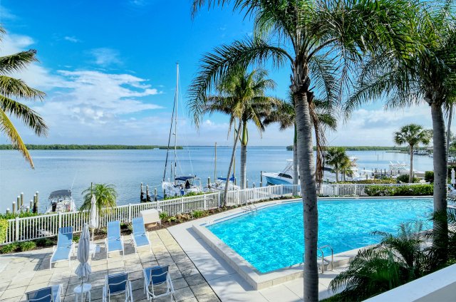 2 Condominium vacation rental located in Longboat Key 1