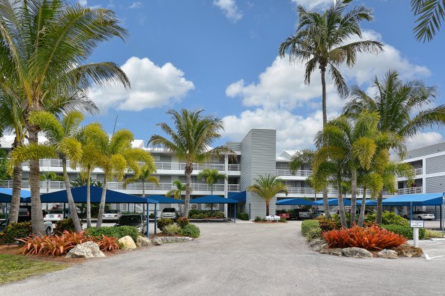 2 Condominium vacation rental located in Longboat Key 1