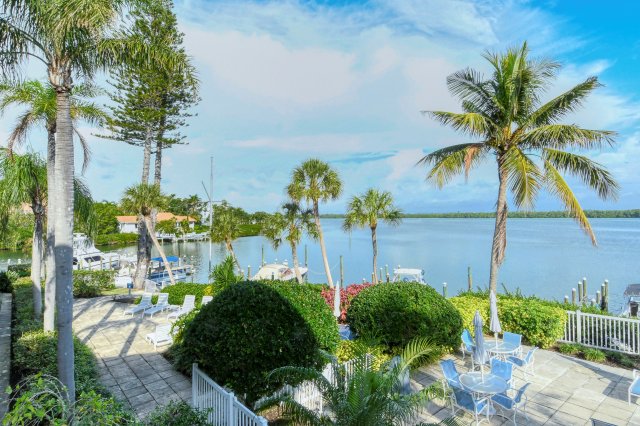 2 Condominium vacation rental located in Longboat Key 1