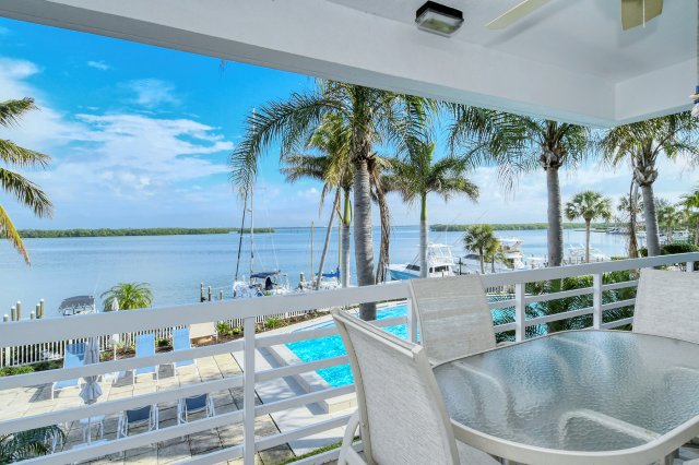 2 Condominium vacation rental located in Longboat Key 1