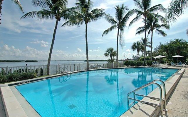 2 Condominium vacation rental located in Longboat Key 1