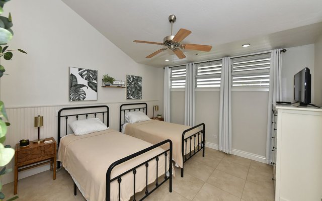 2 Condominium vacation rental located in Longboat Key 1