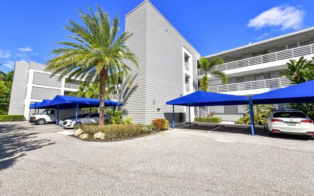 2 Condominium vacation rental located in Longboat Key 1