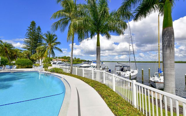 2 Condominium vacation rental located in Longboat Key 1