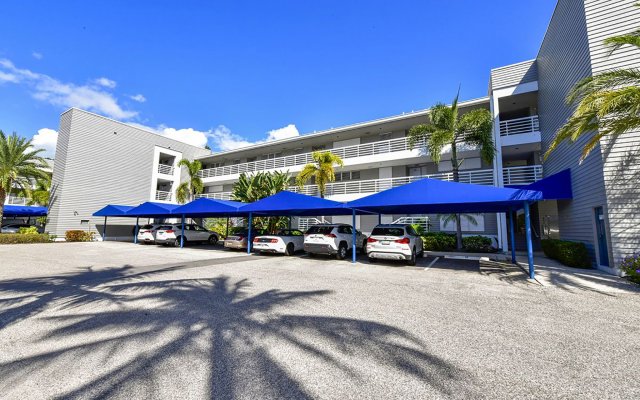 2 Condominium vacation rental located in Longboat Key 1