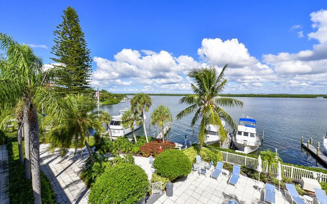 2 Condominium vacation rental located in Longboat Key 1