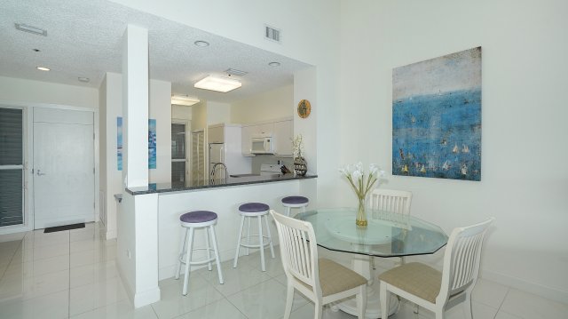 2 Condominium vacation rental located in Longboat Key 1