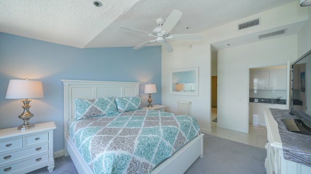 2 Condominium vacation rental located in Longboat Key 1