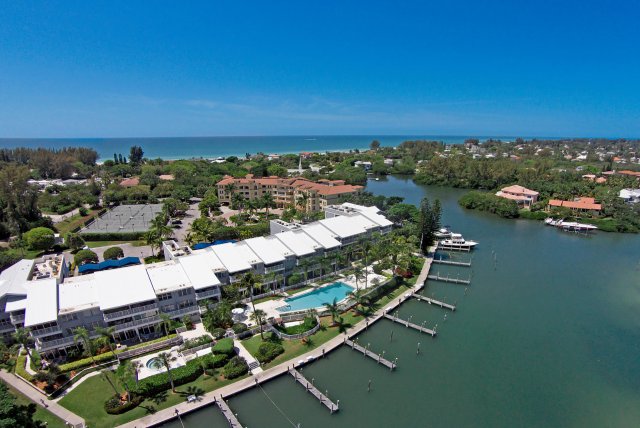 2 Condominium vacation rental located in Longboat Key 1