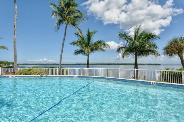 2 Condominium vacation rental located in Longboat Key 1