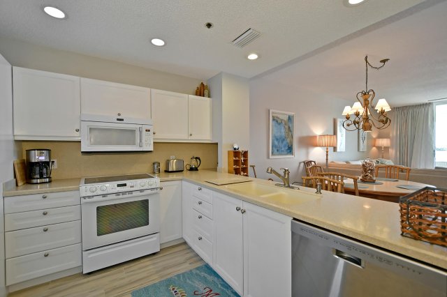 2 Condominium vacation rental located in Longboat Key 1