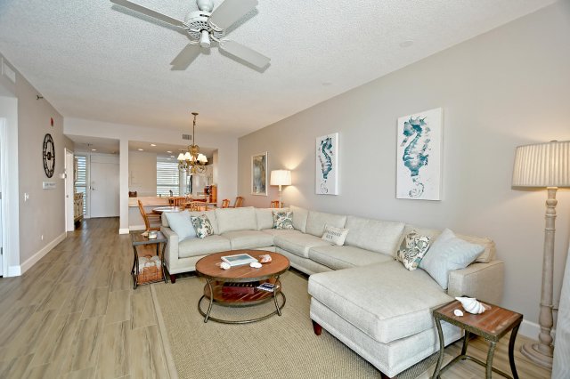 2 Condominium vacation rental located in Longboat Key 1