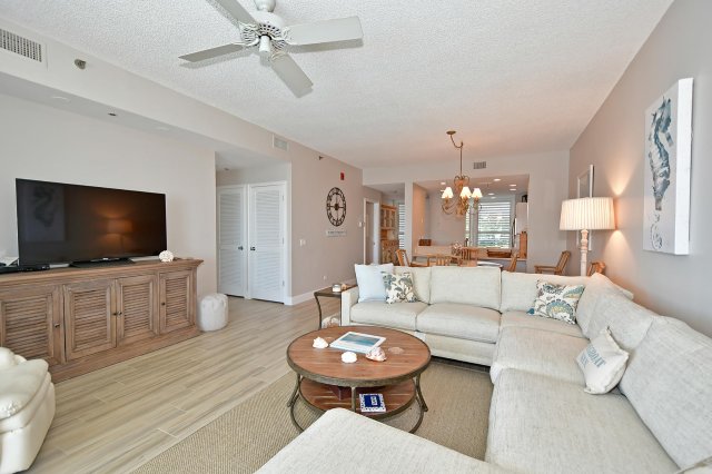 2 Condominium vacation rental located in Longboat Key 1