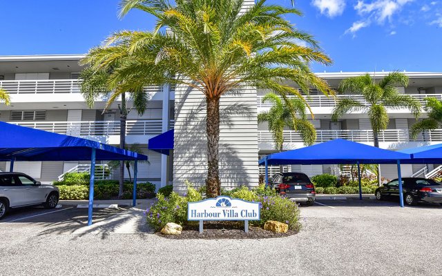 2 Condominium vacation rental located in Longboat Key 1