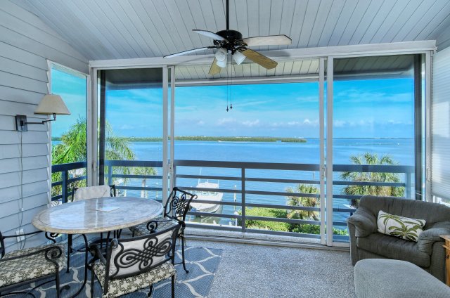 2 Condominium vacation rental located in Longboat Key 1