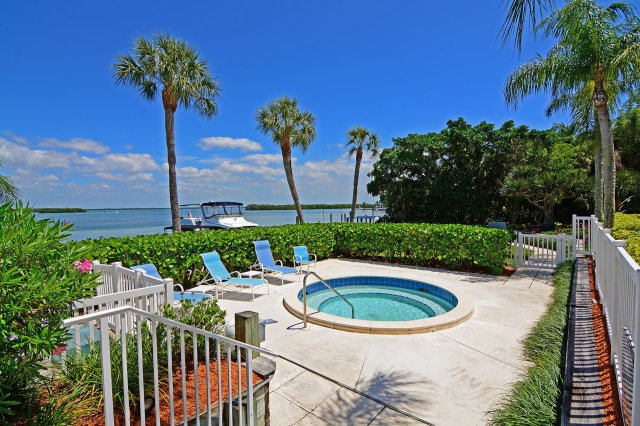 2 Condominium vacation rental located in Longboat Key 1