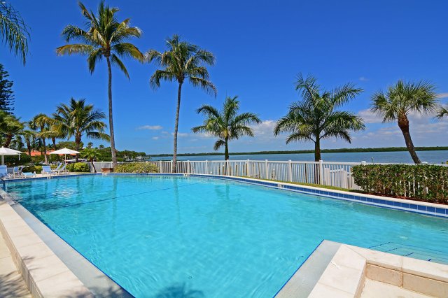 2 Condominium vacation rental located in Longboat Key 1