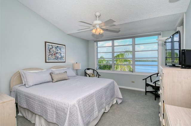 2 Condominium vacation rental located in Longboat Key 1