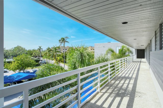 2 Condominium vacation rental located in Longboat Key 1