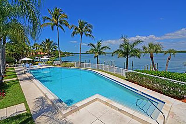 2 Condominium vacation rental located in Longboat Key 1