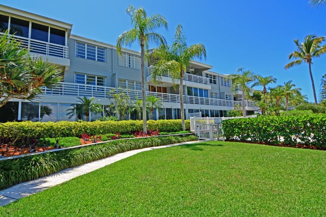 2 Condominium vacation rental located in Longboat Key 1