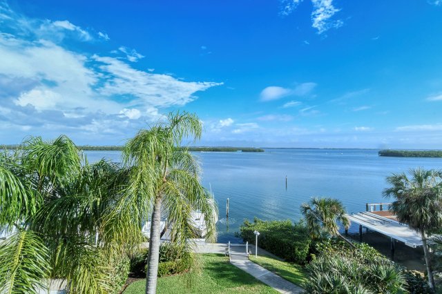 2 Condominium vacation rental located in Longboat Key 1