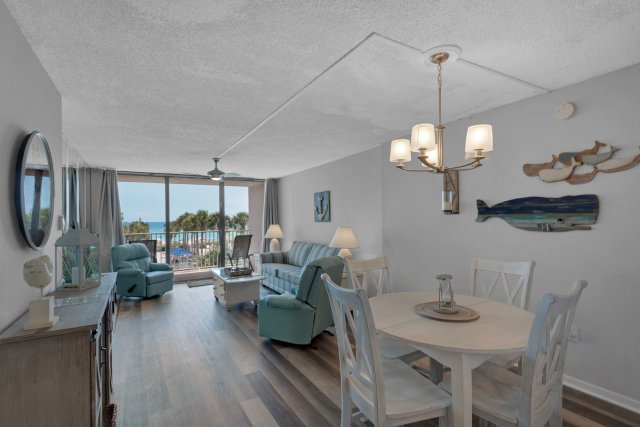 2 Condominium vacation rental located in Panama City Beach 1