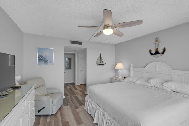 2 Condominium vacation rental located in Panama City Beach 1