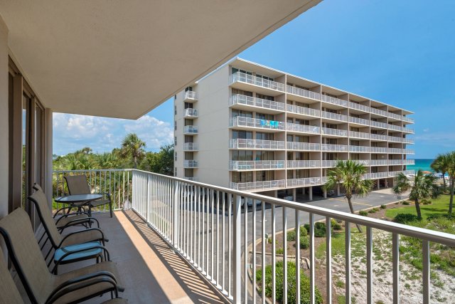 2 Condominium vacation rental located in Panama City Beach 1