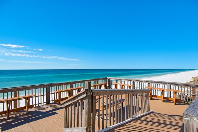 2 Condominium vacation rental located in Destin 1