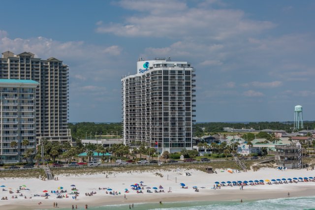 2 Condominium vacation rental located in Destin 1