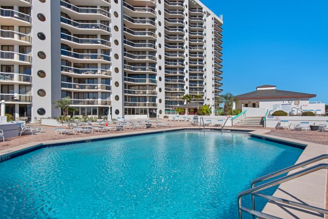 2 Condominium vacation rental located in Destin 1