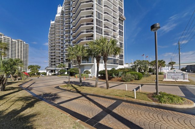 2 Condominium vacation rental located in Destin 1