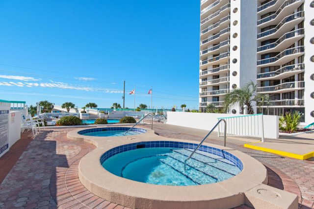 2 Condominium vacation rental located in Destin 1