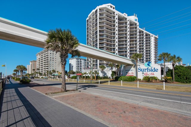 2 Condominium vacation rental located in Destin 1