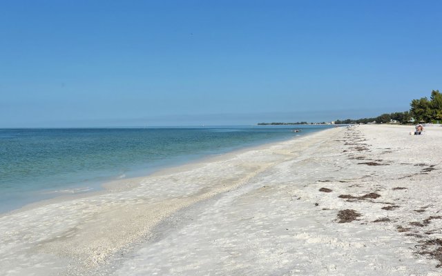 2 Condominium vacation rental located in Anna Maria Island 1