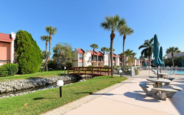 2 Condominium vacation rental located in Anna Maria Island 1