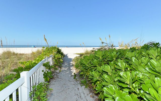 2 Condominium vacation rental located in Anna Maria Island 1