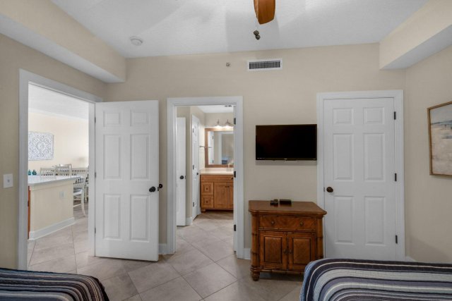 2 Condominium vacation rental located in Panama City Beach 1