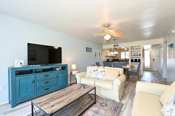 2 Condominium vacation rental located in Anna Maria Island 1