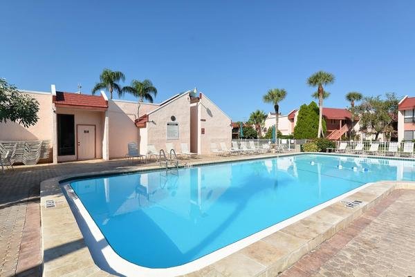 2 Condominium vacation rental located in Anna Maria Island 1