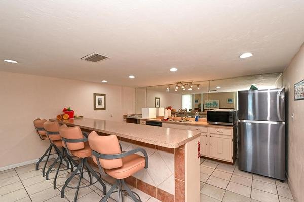 2 Condominium vacation rental located in Anna Maria Island 1