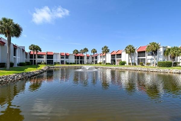 2 Condominium vacation rental located in Anna Maria Island 1