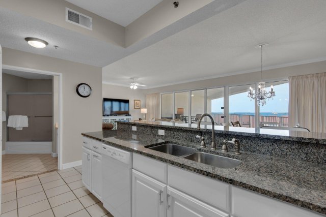 2 Condominium vacation rental located in Destin 1