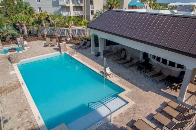 2 Condominium vacation rental located in Destin 1